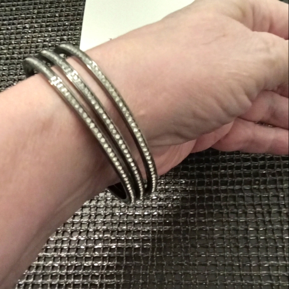 Lia Sophia Crystal Bling Bangle Bracelet Set S - Picture 3 of 4